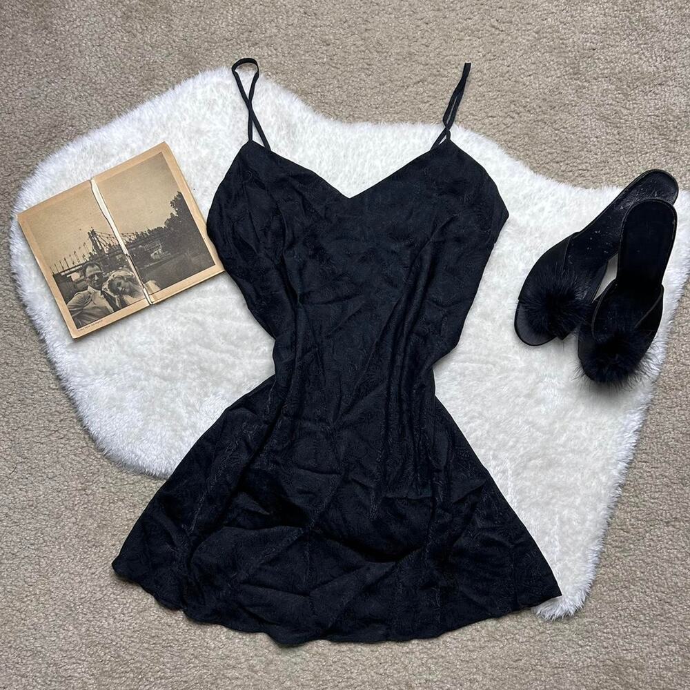 Beautiful vintage delicates silk slip!